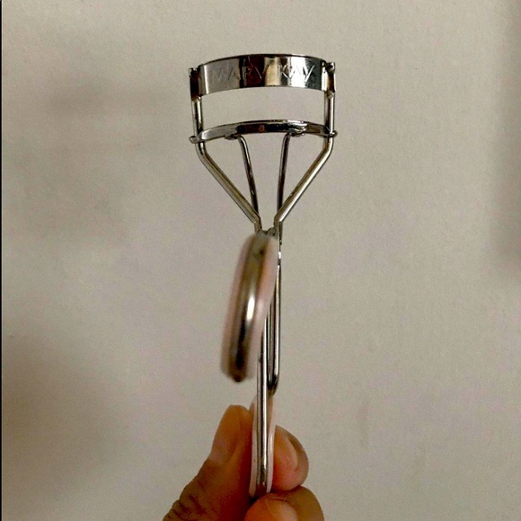 Mary Kay Eyelash Curler - Silver/pale pink - Picture 2 of 4